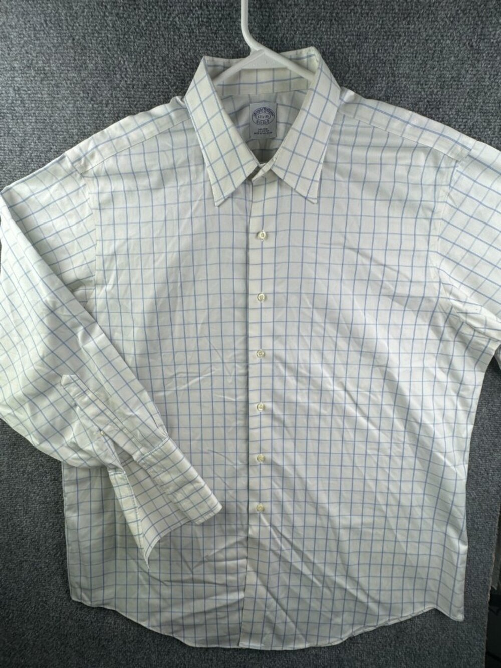 Brooks Brothers Long Sleeved Button Up Shirt Men 17.5 35 Non Iron Cotton Check